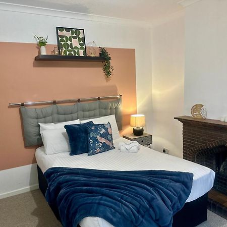 Spacious 4 Bed Home Near Nec, Jlr & Airport Parking For 3 Cars Ideal For Contractors! Solihull Luaran gambar