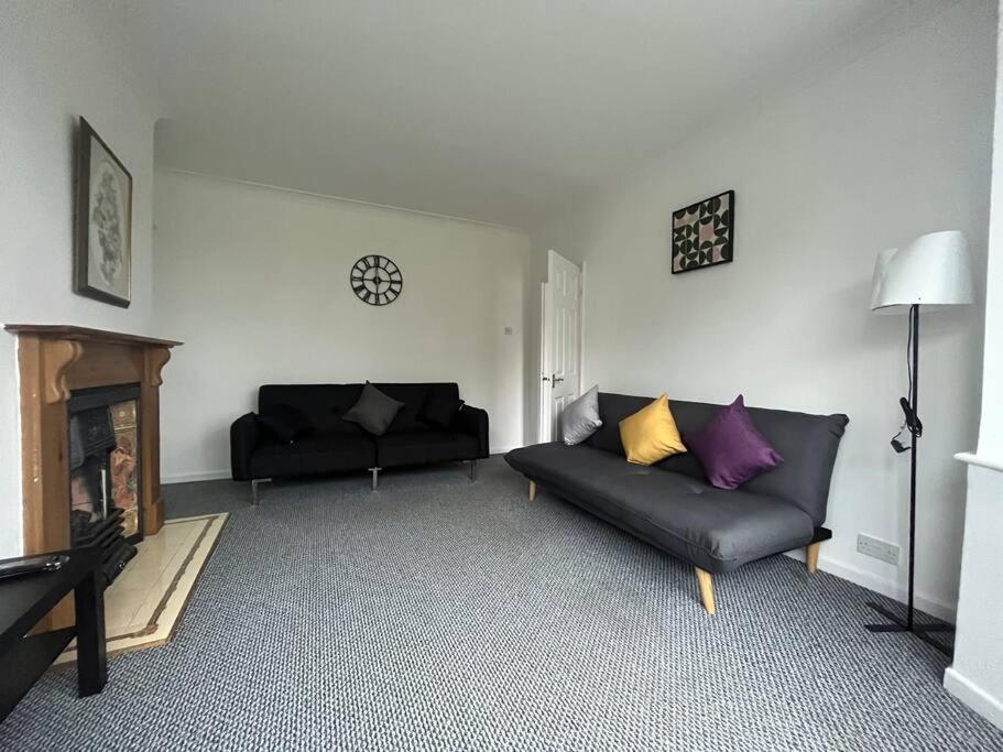 Spacious 4 Bed Home Near Nec, Jlr & Airport Parking For 3 Cars Ideal For Contractors! Solihull Luaran gambar