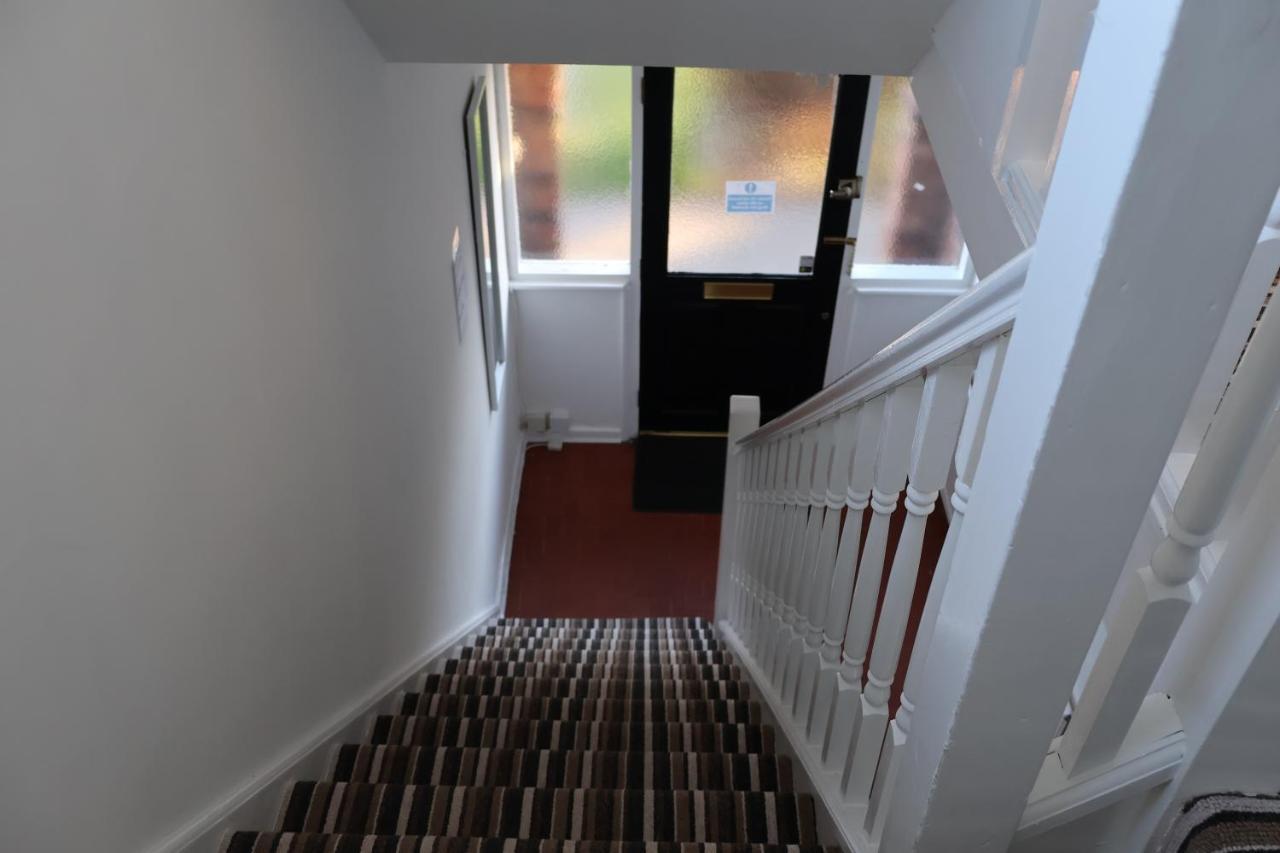 Spacious 4 Bed Home Near Nec, Jlr & Airport Parking For 3 Cars Ideal For Contractors! Solihull Luaran gambar