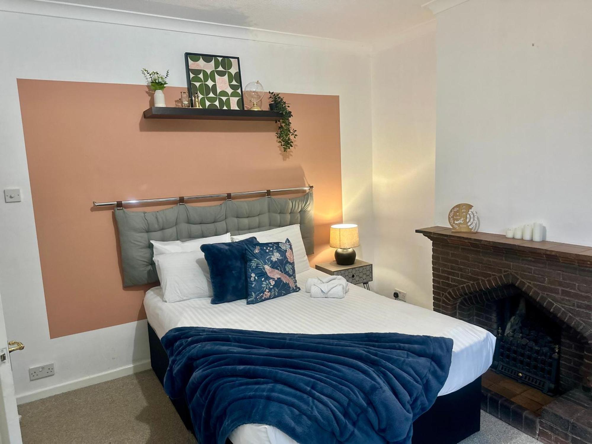 Spacious 4 Bed Home Near Nec, Jlr & Airport Parking For 3 Cars Ideal For Contractors! Solihull Luaran gambar