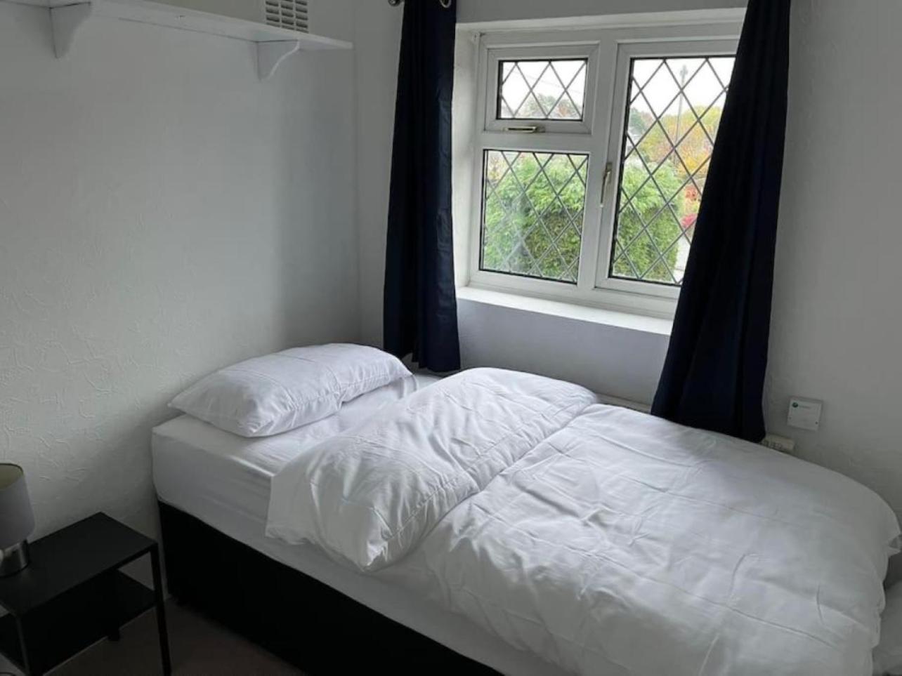 Spacious 4 Bed Home Near Nec, Jlr & Airport Parking For 3 Cars Ideal For Contractors! Solihull Luaran gambar